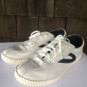 Tretorn white sneaker with blue velvet